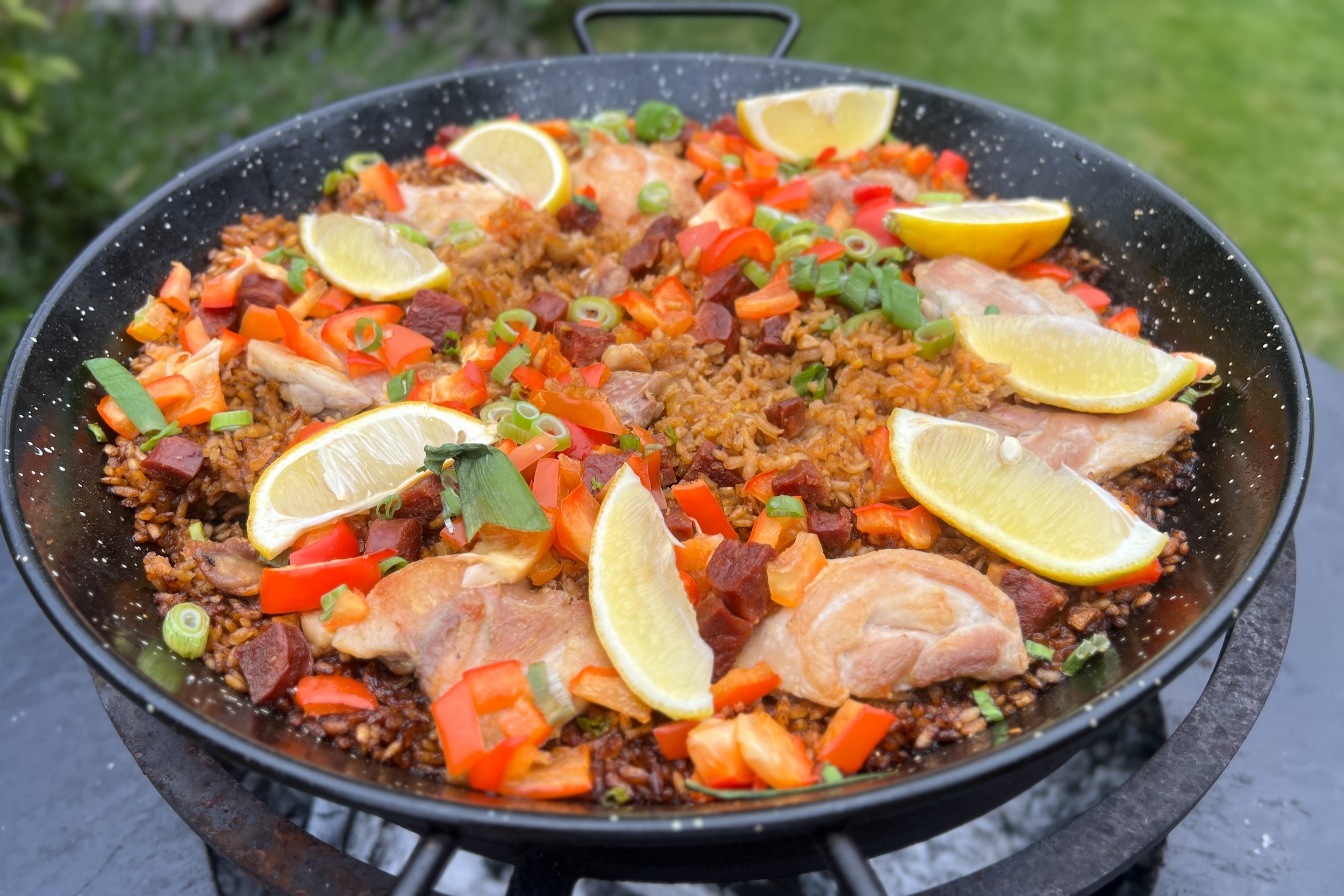 Paella on the Ofyr 75