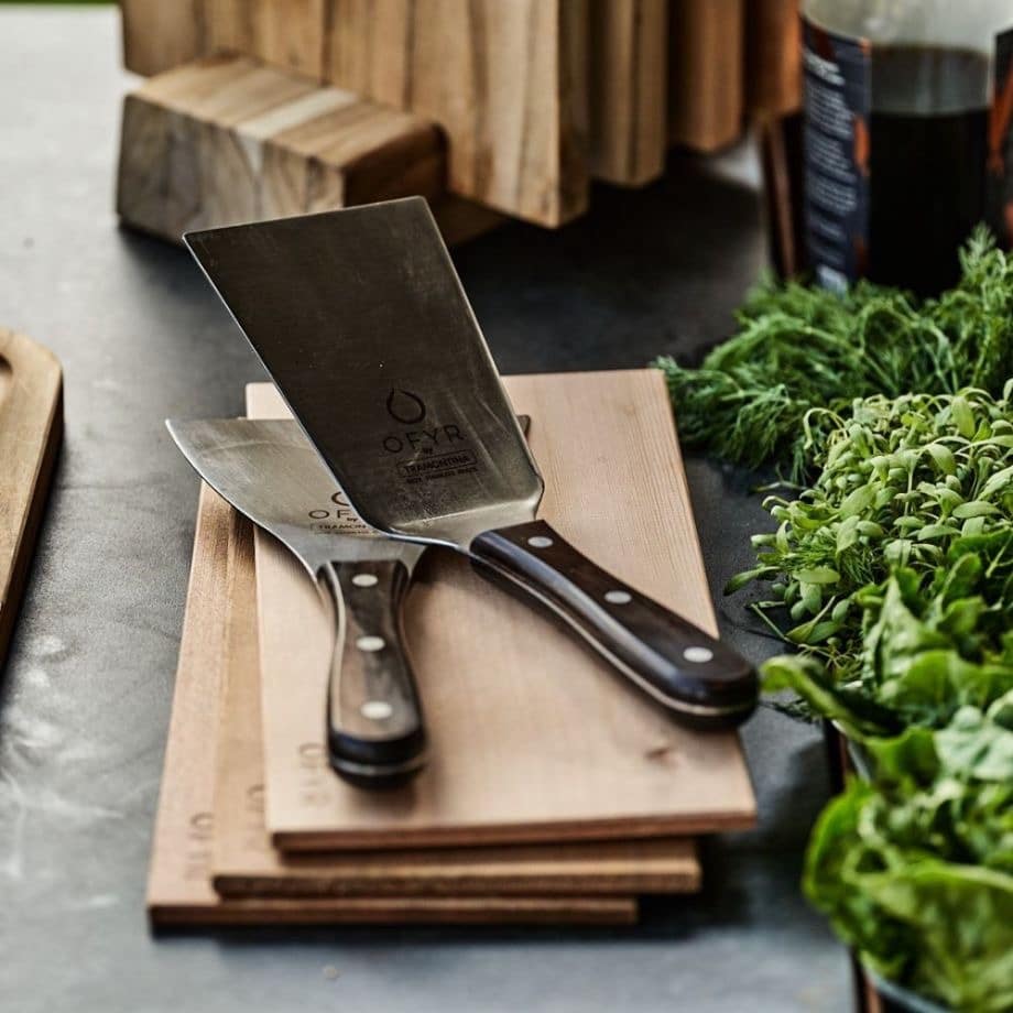 OFYR Spatula Set on planks